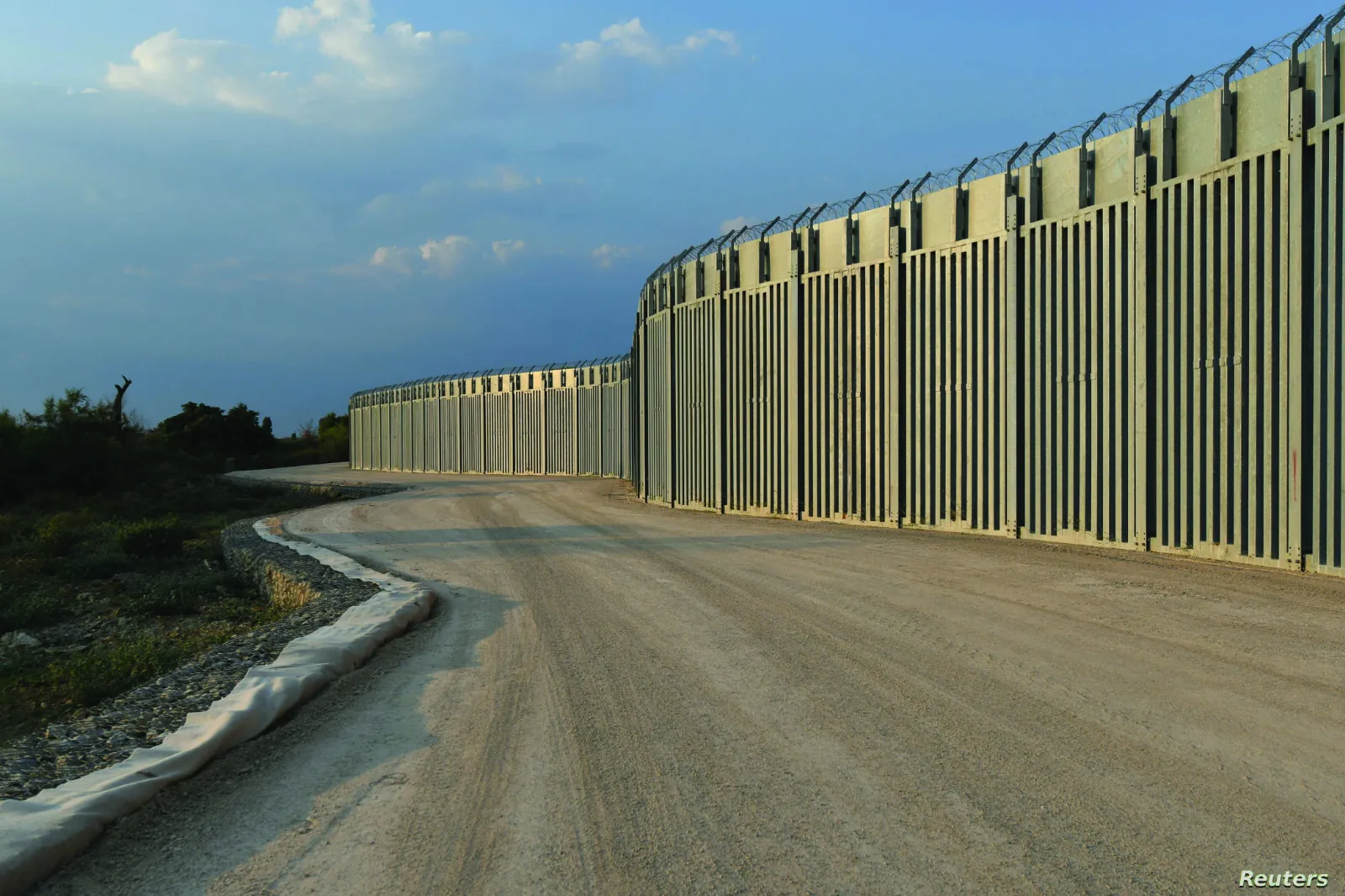 Grčka dovršava izgradnju granične ograde s Turskom kako bi spriječila priliv afganistanskih migranata